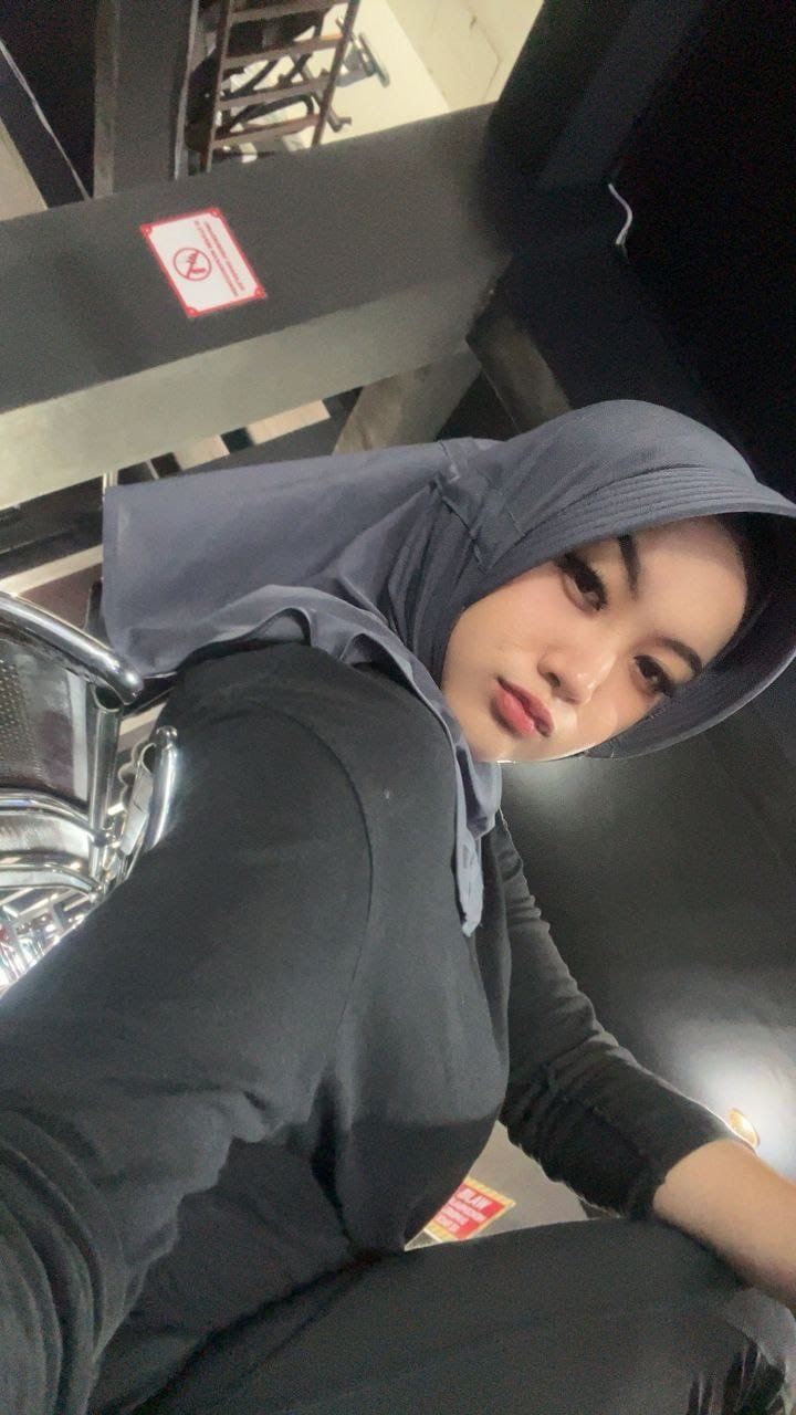 photo 6091307324712010720 y