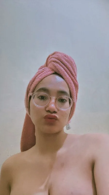 Tiffany Cantik aka Tiffanost IG Eksklusif HOT BANGET! PART 3