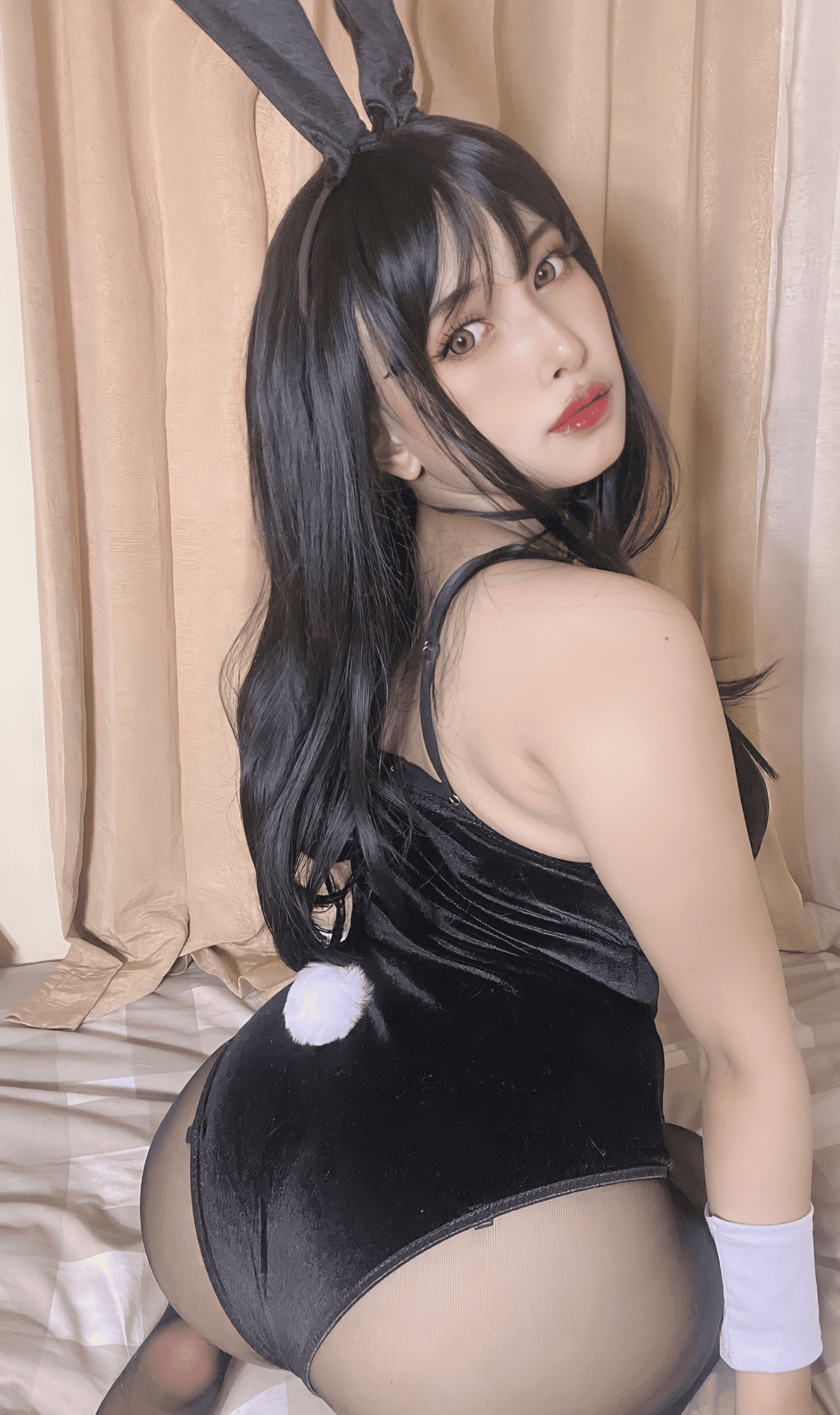 Grachive Xei.la Bunny Suit 14