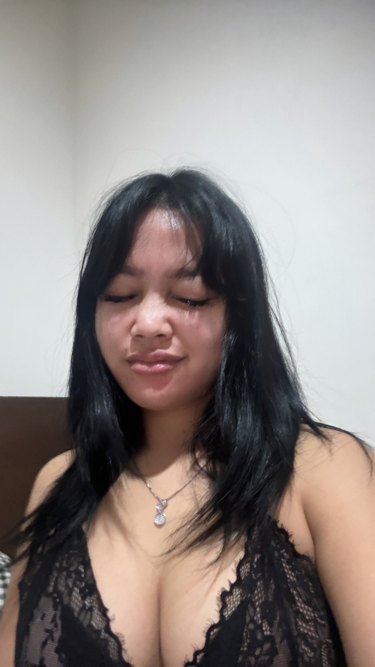 Bluntview KONTEN EKSKLUSIF TERBARU , LINGERIE UNGU!